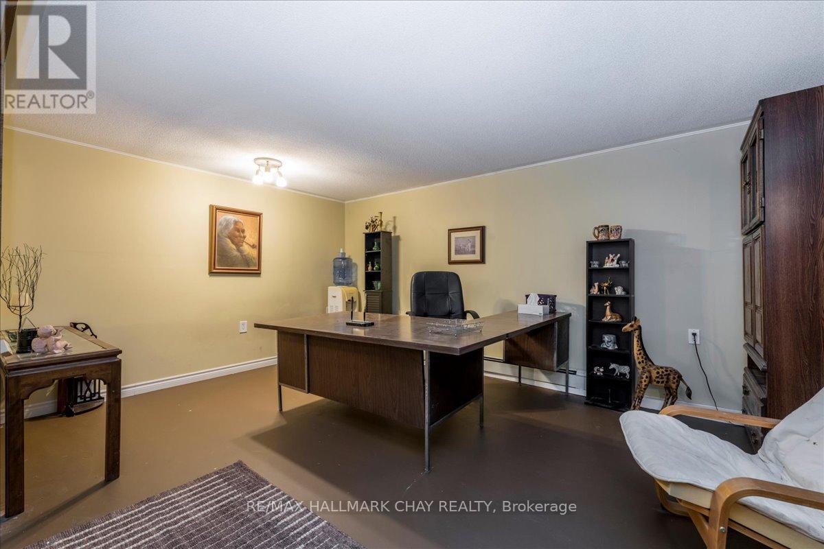 1164 North Shore Drive, Innisfil, Ontario  L0L 1R0 - Photo 13 - N12275139