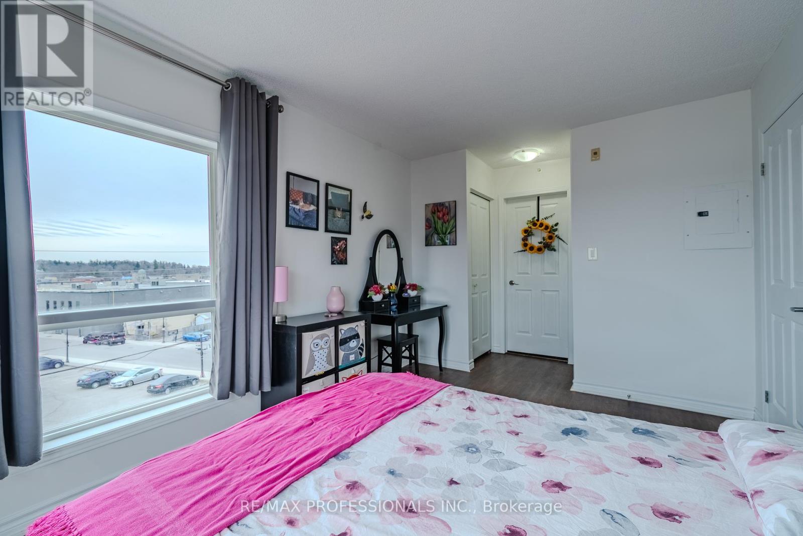 422 - 8 Harris Street, Cambridge, Ontario  N1R 8R1 - Photo 14 - X12275144