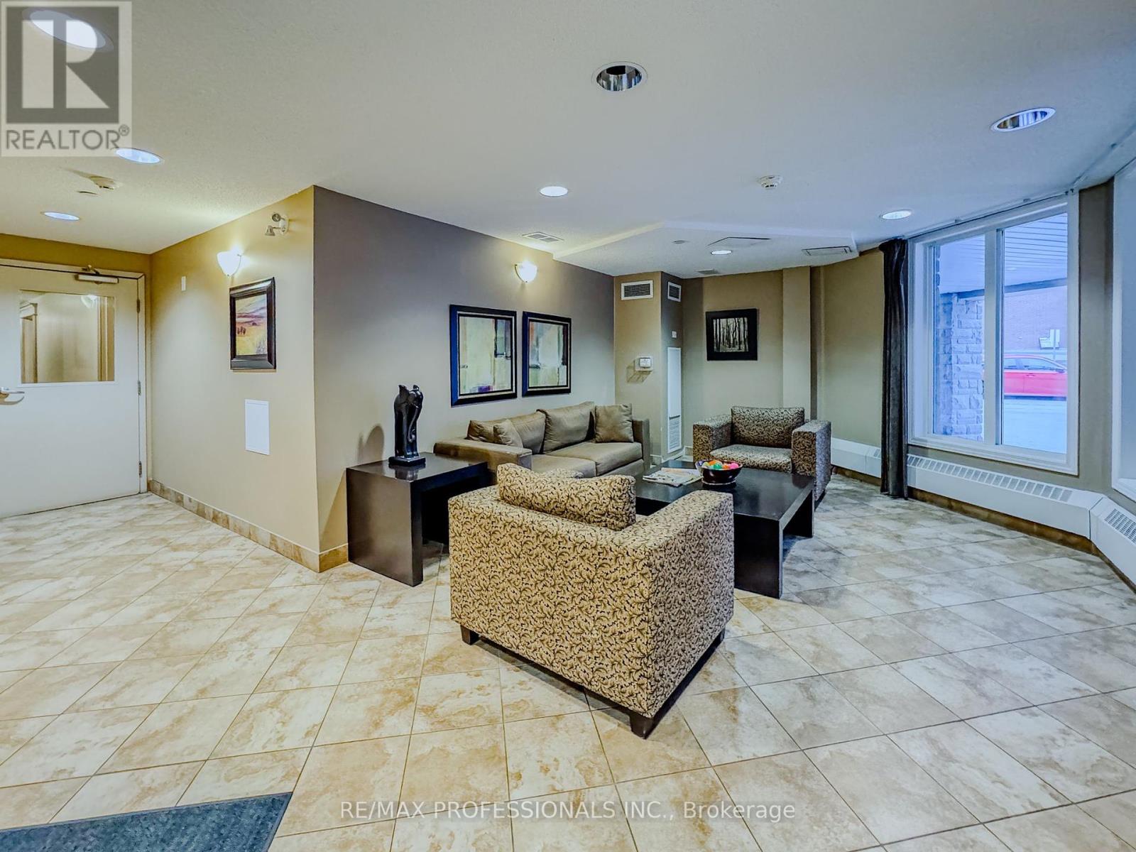 Property at 422 - 8 HARRIS STREET image 4