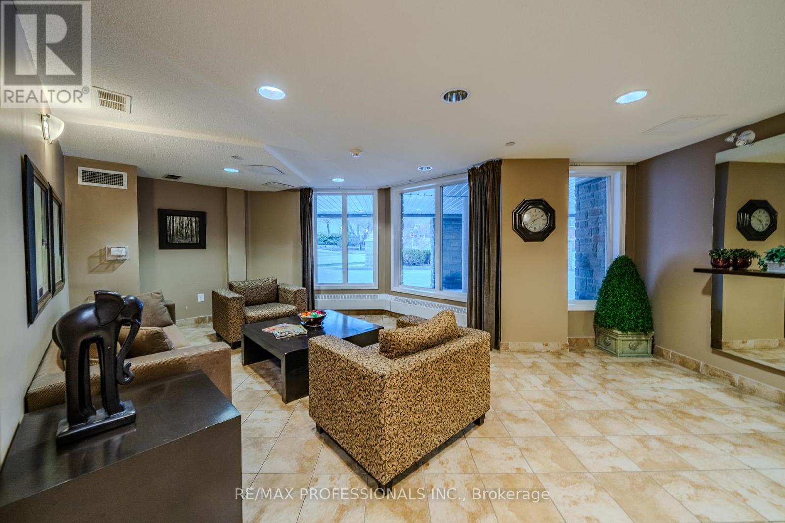 Property at 422 - 8 HARRIS STREET image 5