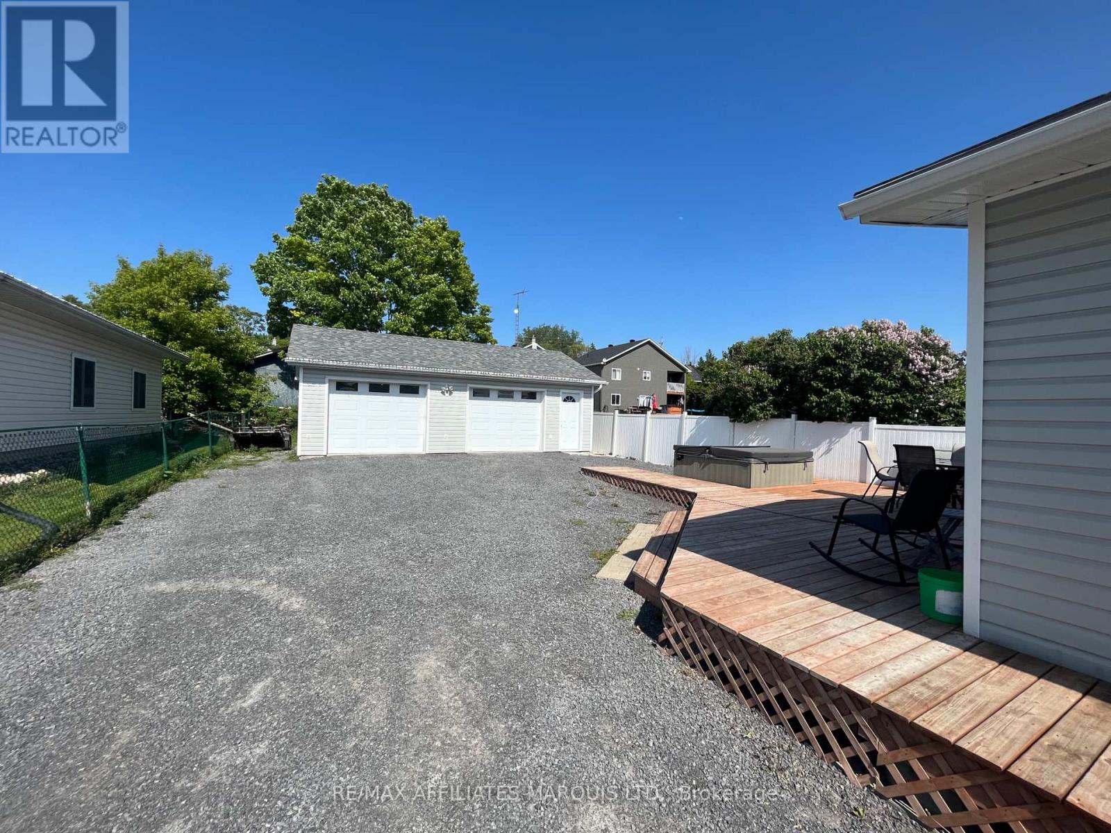 25 Church Street, North Stormont, Ontario  K0C 1W0 - Photo 3 - X12275177