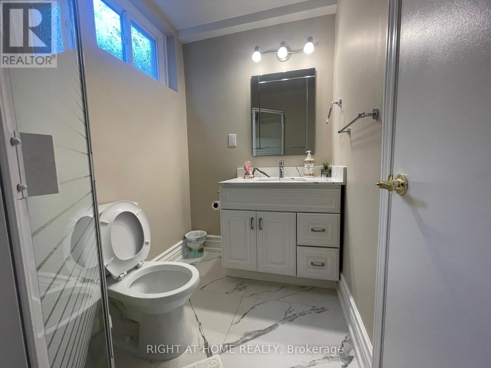 62 Banstock Drive, Toronto, Ontario  M2K 2H6 - Photo 5 - C12275158