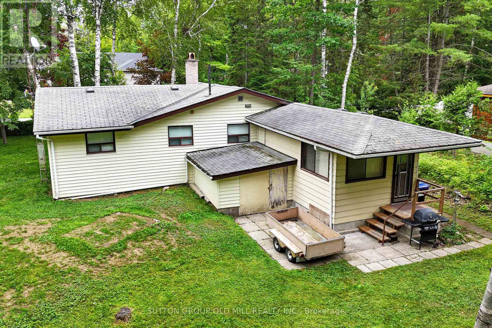 Property at 42 55TH STREET S image 3
