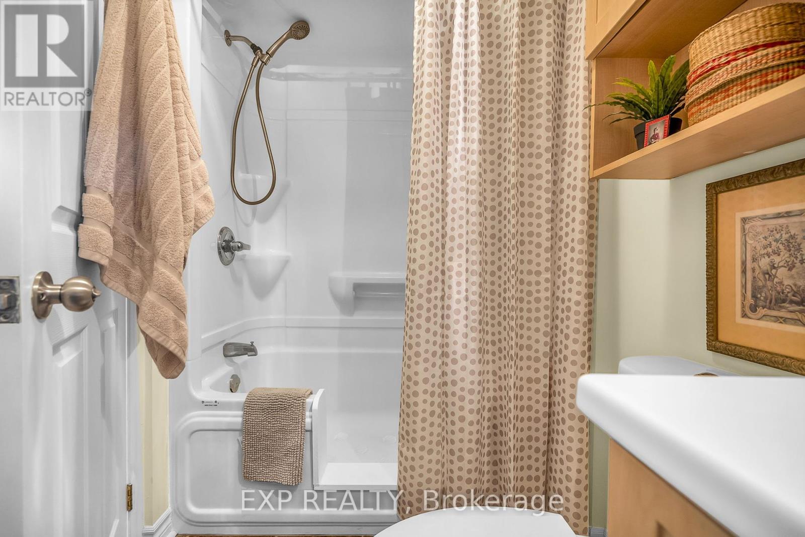 202 - 412 Fifth Street E, Cornwall, Ontario  K6H 2M2 - Photo 12 - X12269445