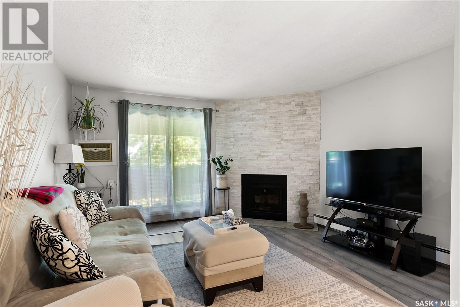 Property at 522 2406 Heseltine ROAD image 1