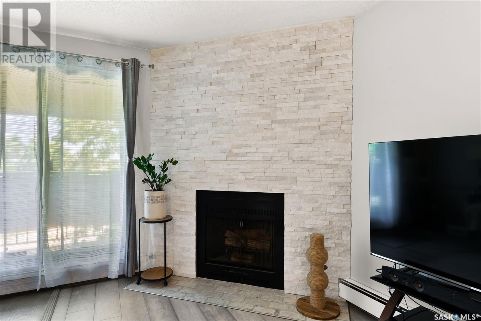 Property at 522 2406 Heseltine ROAD image 3