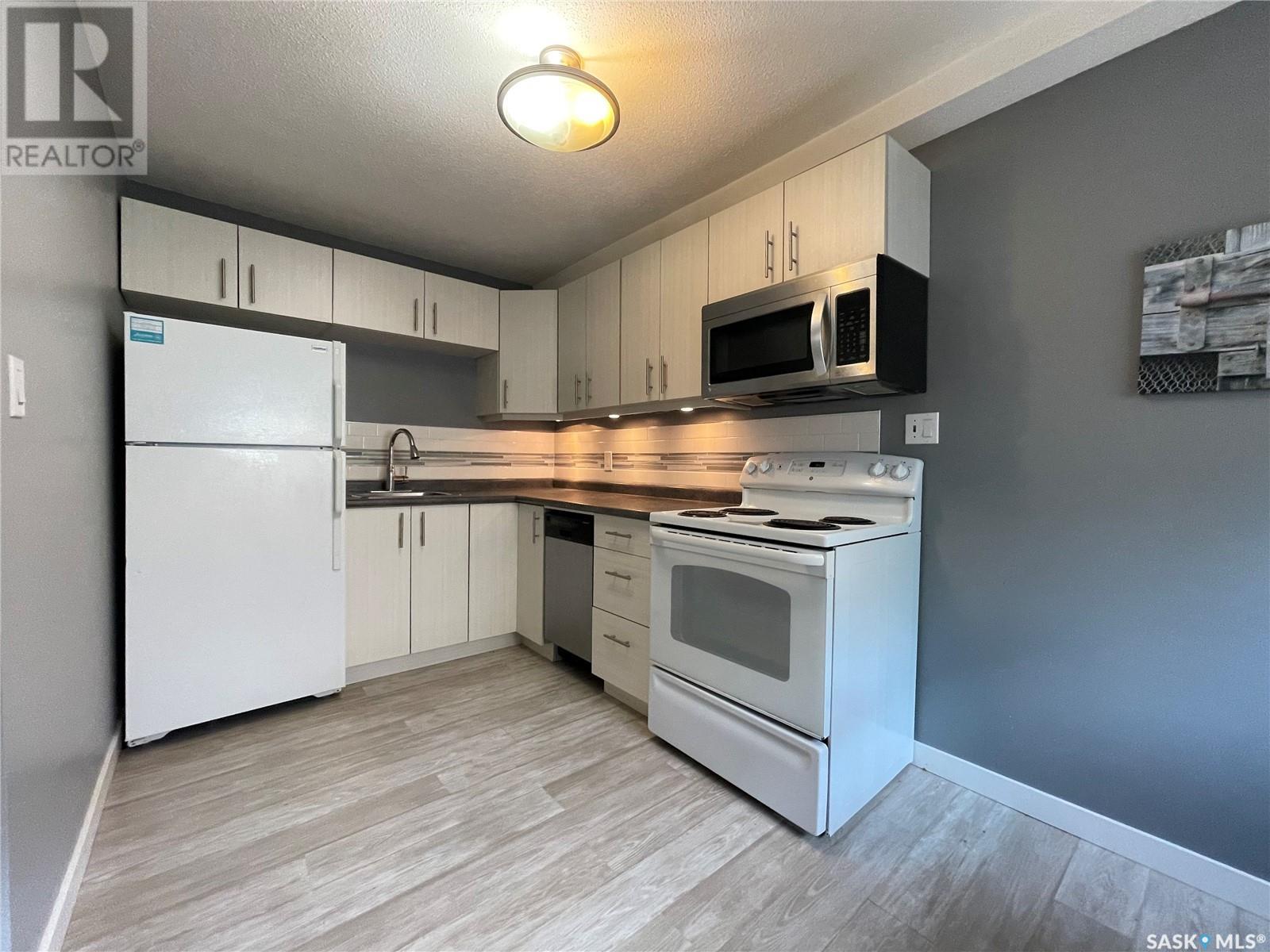 Property at 6 2157 Rae STREET image 2