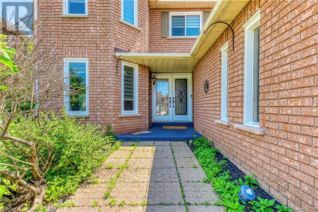 1362 Pilgrims Way, Oakville, Ontario  L6M 2W4 - Photo 2 - 40749136