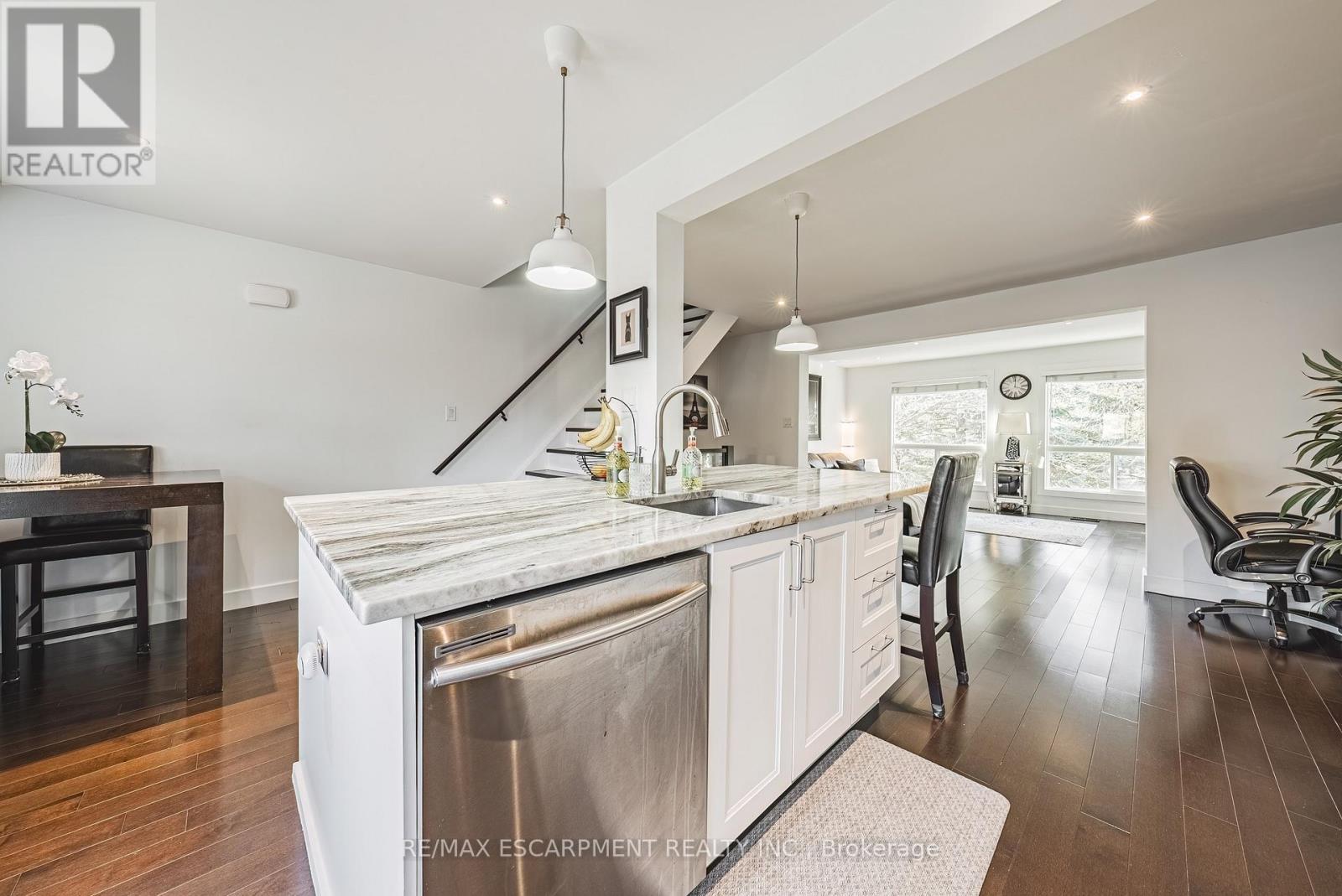 26 - 1155 Paramount Drive, Hamilton, Ontario  L8J 2N4 - Photo 11 - X12275254