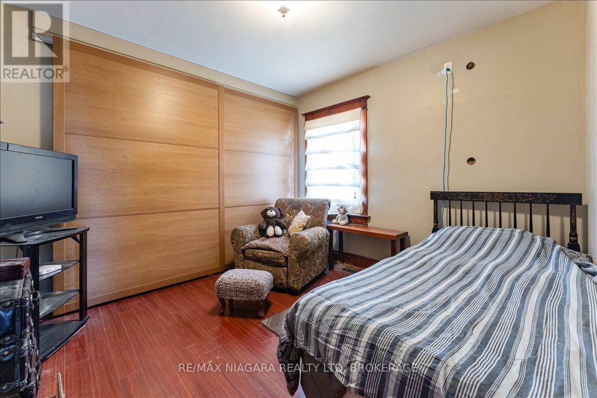 53 Marquis Street, St. Catharines (Downtown), Ontario  L2R 4Y7 - Photo 17 - X12275265