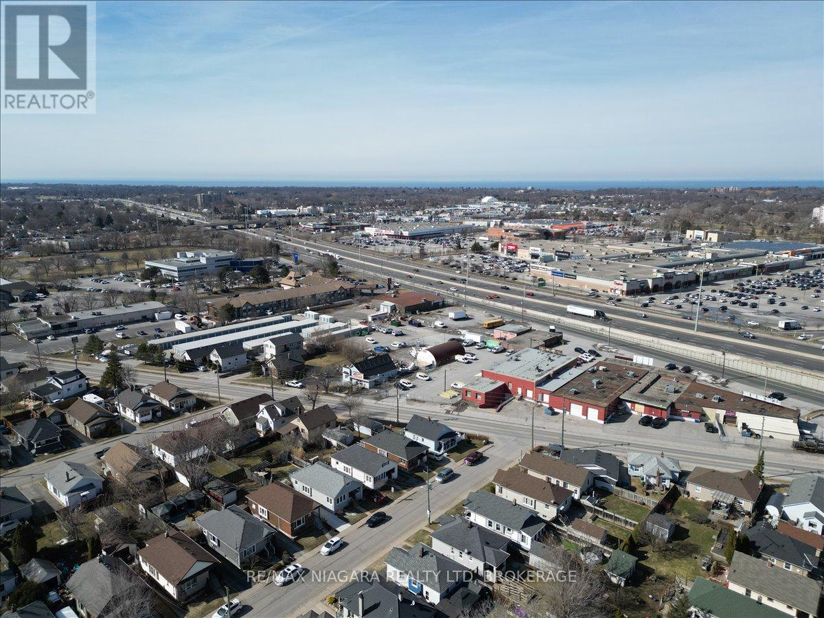53 Marquis Street, St. Catharines (Downtown), Ontario  L2R 4Y7 - Photo 38 - X12275265
