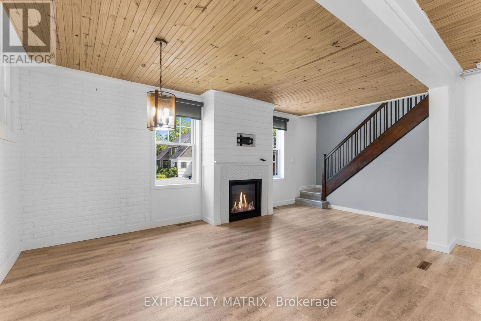 499 Smerdon Street, Hawkesbury, Ontario  K6A 2M9 - Photo 14 - X12275272