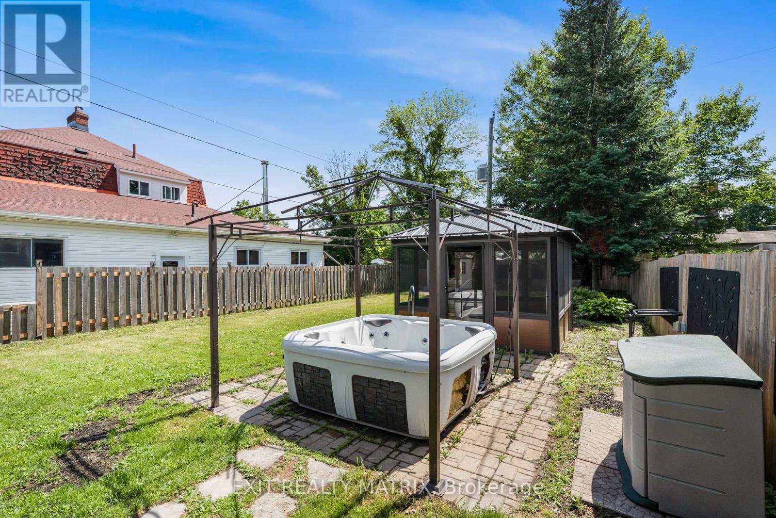 499 Smerdon Street, Hawkesbury, Ontario  K6A 2M9 - Photo 30 - X12275272