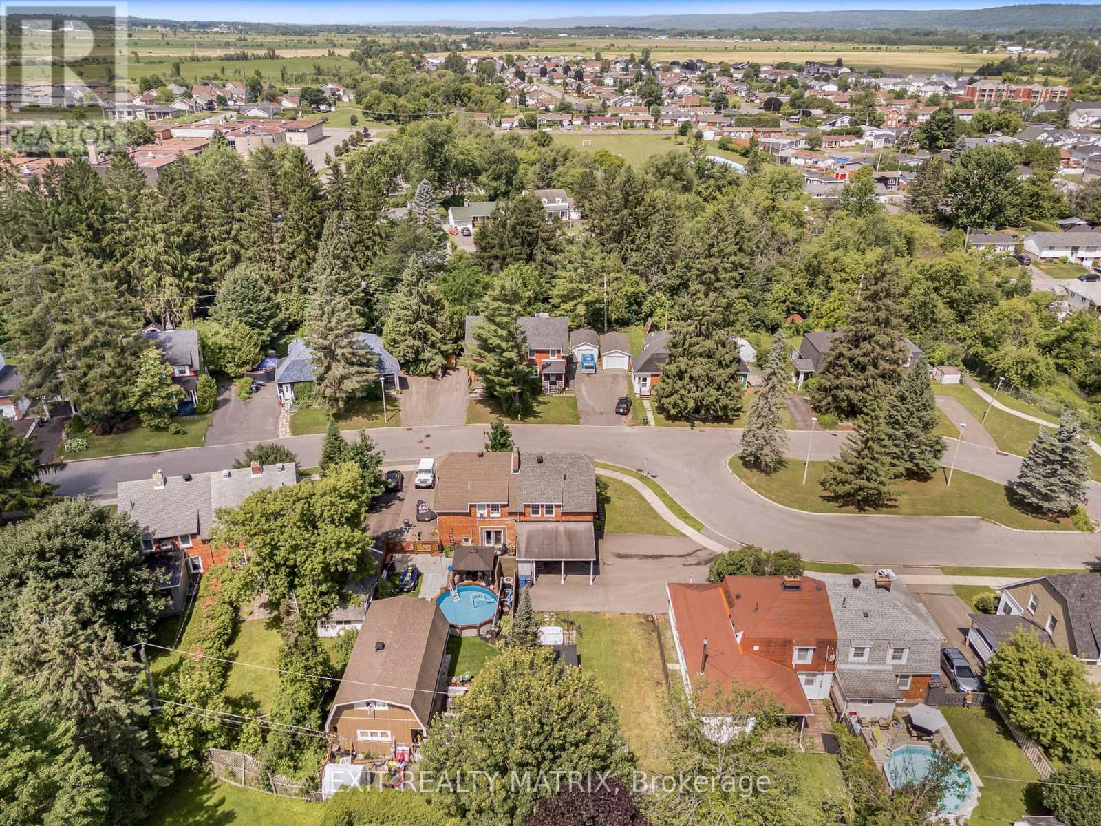 499 Smerdon Street, Hawkesbury, Ontario  K6A 2M9 - Photo 33 - X12275272