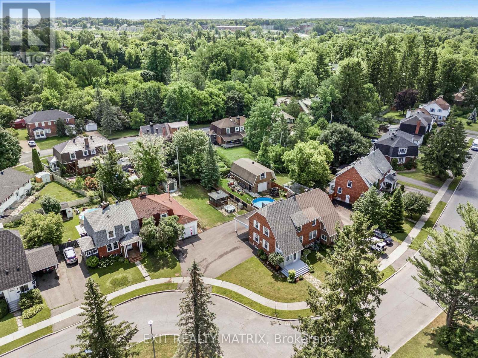 499 Smerdon Street, Hawkesbury, Ontario  K6A 2M9 - Photo 5 - X12275272