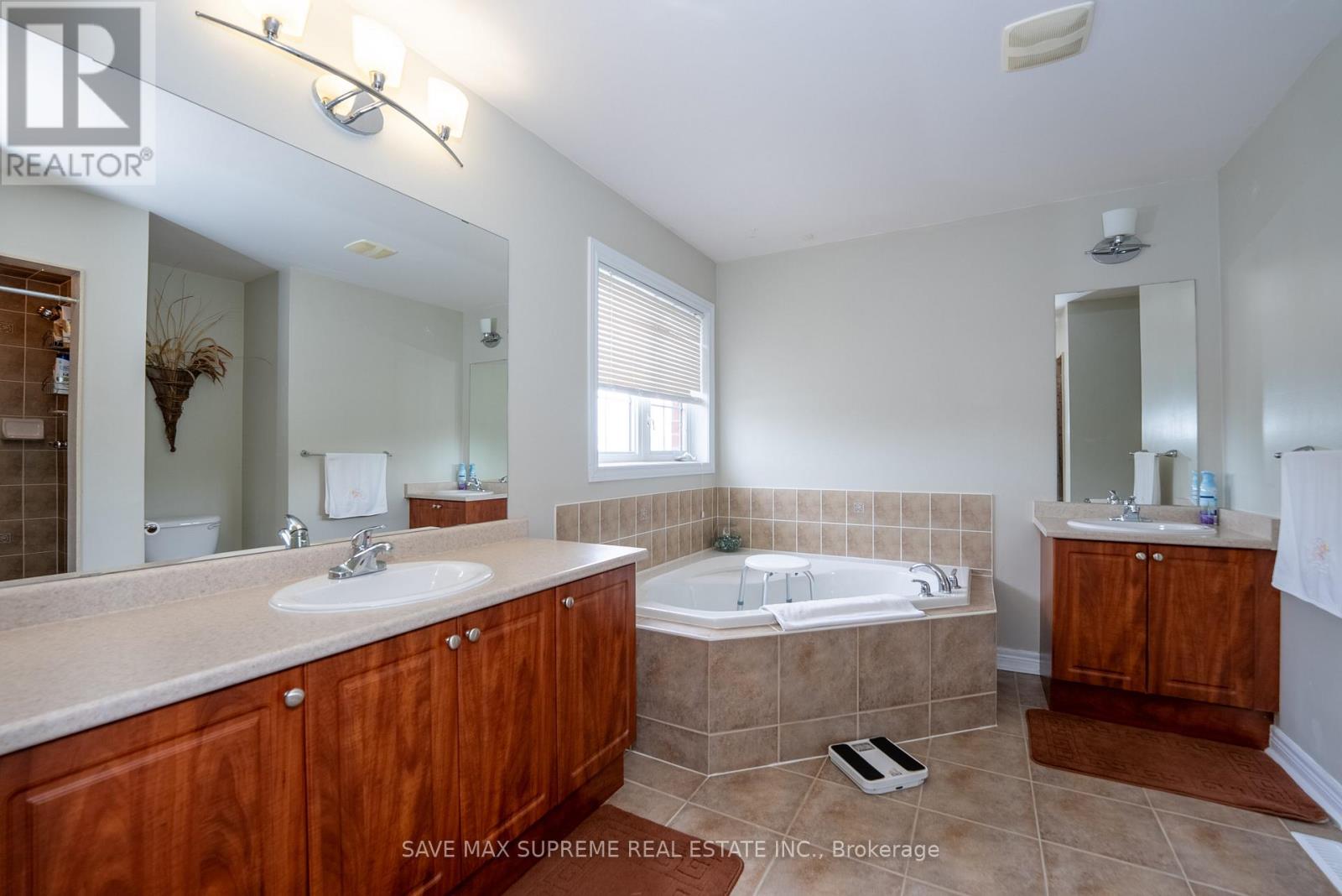 4 Ozark Court, Brampton (Bram West), Ontario  L6Y 0L4 - Photo 23 - W12270885