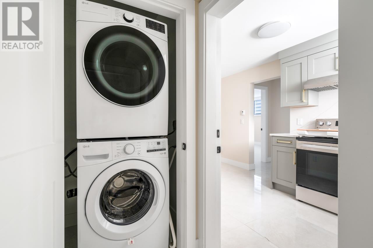 Listing Picture 31 of 38 : 6550 IMPERIAL STREET, Burnaby / 本拿比 - 魯藝地產 Yvonne Lu Group - MLS Medallion Club Member