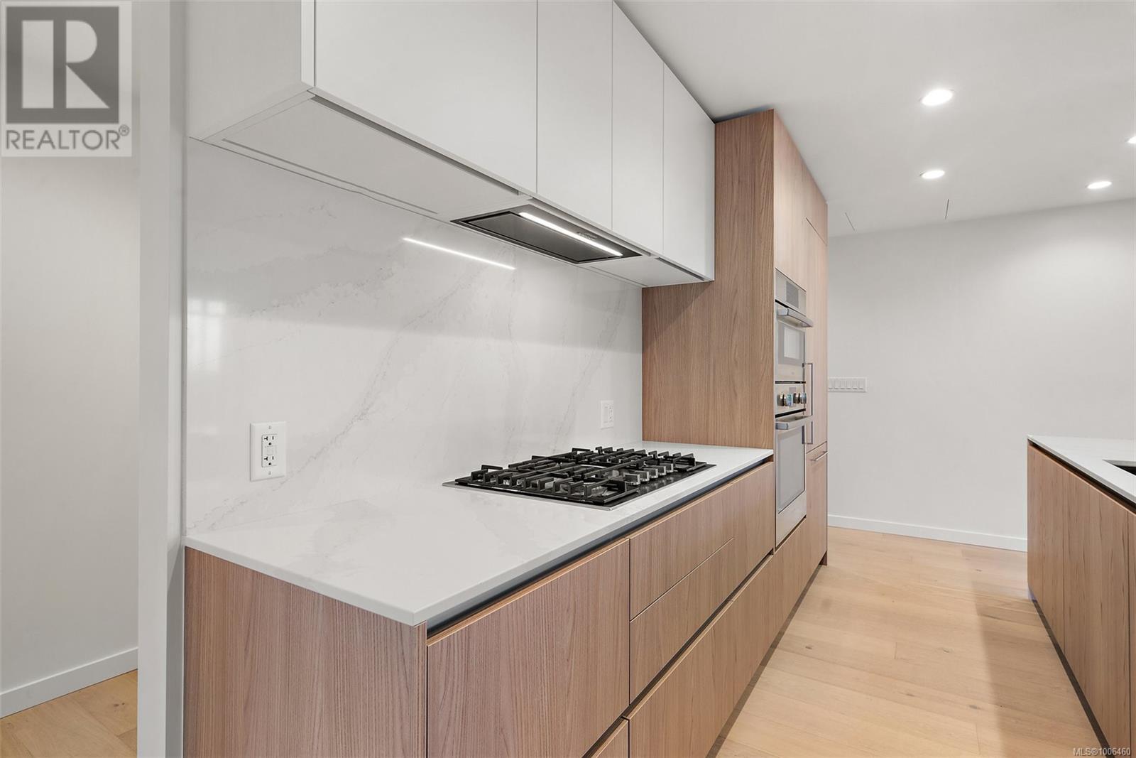 Property at 402 2000 Hannington Rd image 4