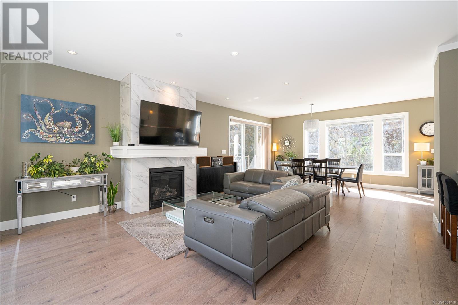 Property at 320 Selica Rd image 3