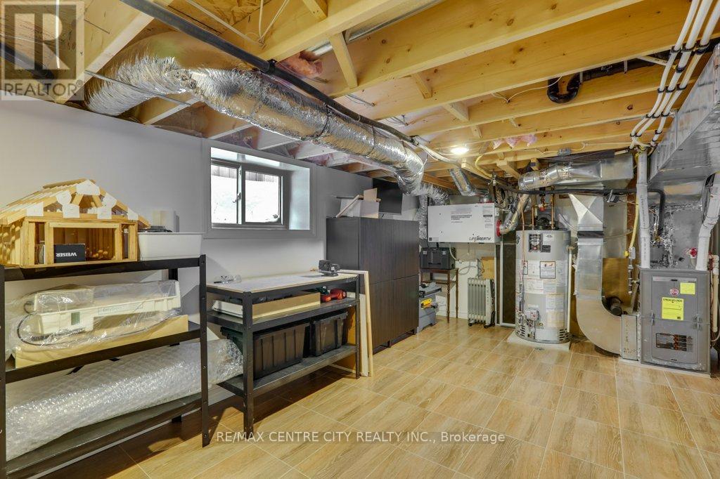 146 Victoria Street, London East, Ontario  N6A 2B7 - Photo 43 - X12275441