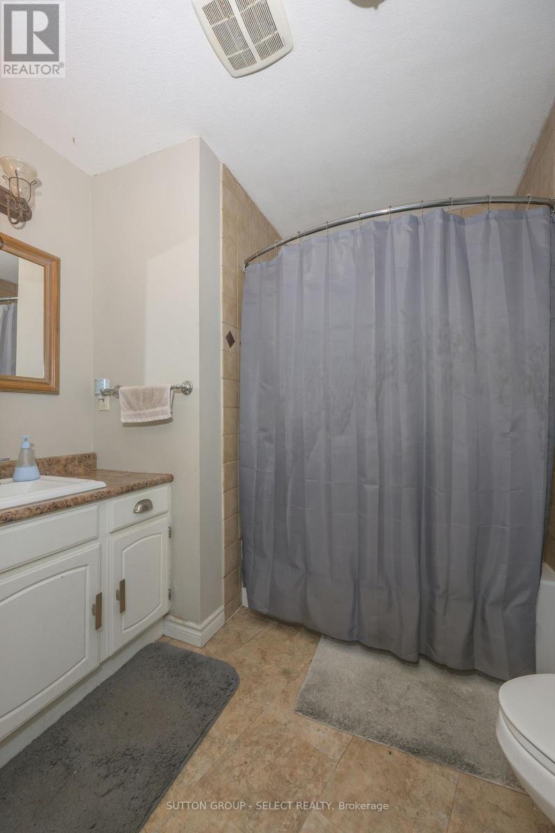 46 Monmore Road, London North (North F), Ontario  N6G 2W6 - Photo 18 - X12275489