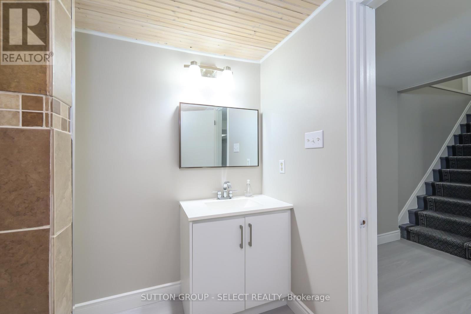 46 Monmore Road, London North (North F), Ontario  N6G 2W6 - Photo 23 - X12275489