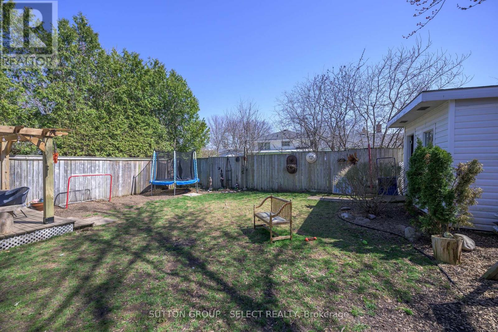 46 Monmore Road, London North (North F), Ontario  N6G 2W6 - Photo 36 - X12275489