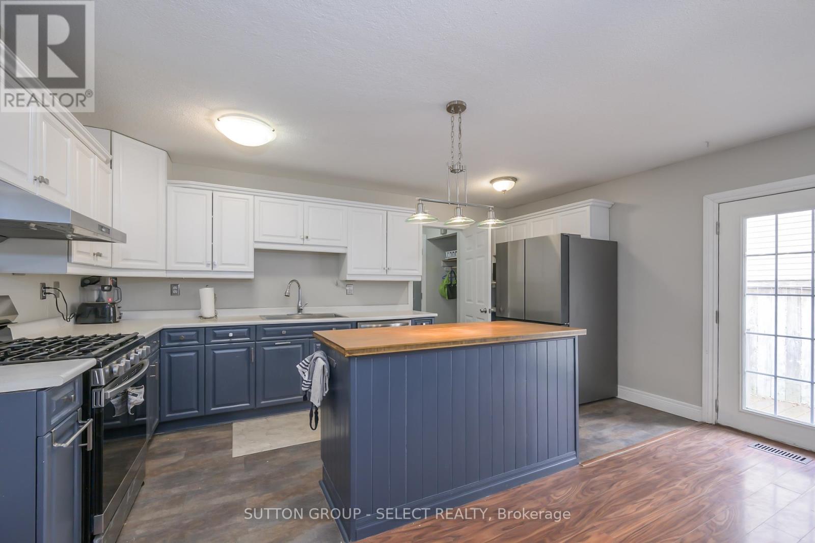 46 Monmore Road, London North (North F), Ontario  N6G 2W6 - Photo 6 - X12275489