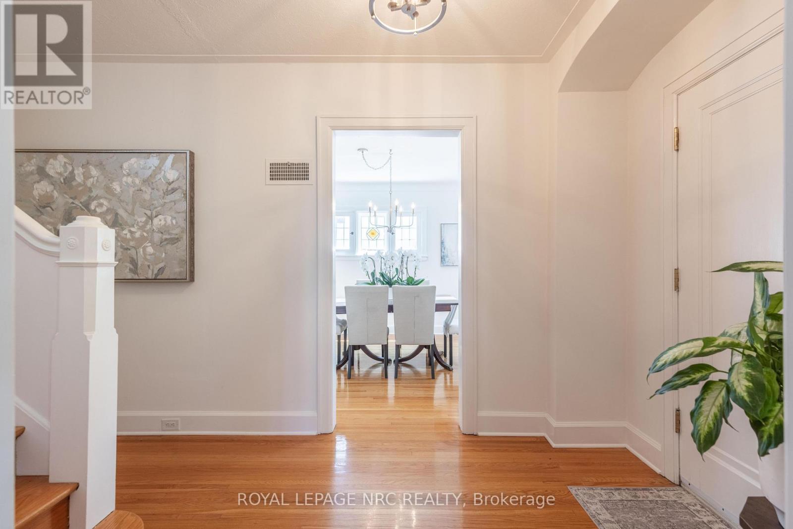 51 Hillcrest Avenue, St. Catharines, Ontario  L2R 4Y3 - Photo 8 - X12262453