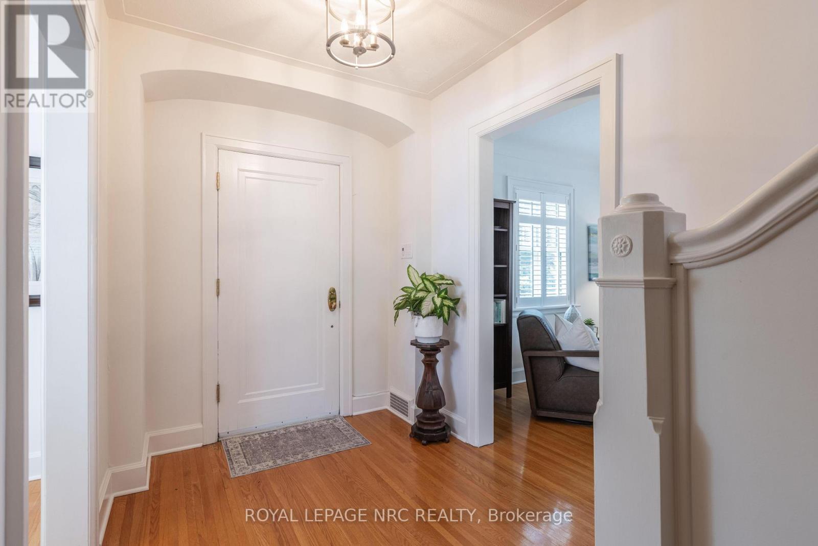 51 Hillcrest Avenue, St. Catharines, Ontario  L2R 4Y3 - Photo 6 - X12262453