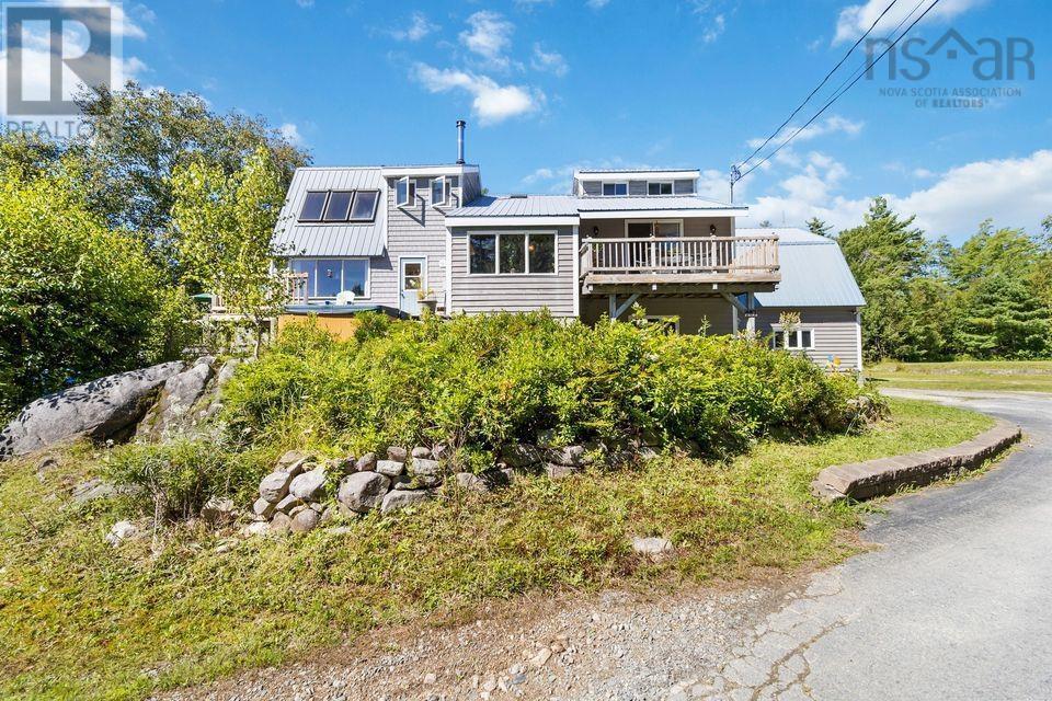 187 Hartz Point Road Road, Shelburne, Nova Scotia  B0T 1W0 - Photo 5 - 202504929