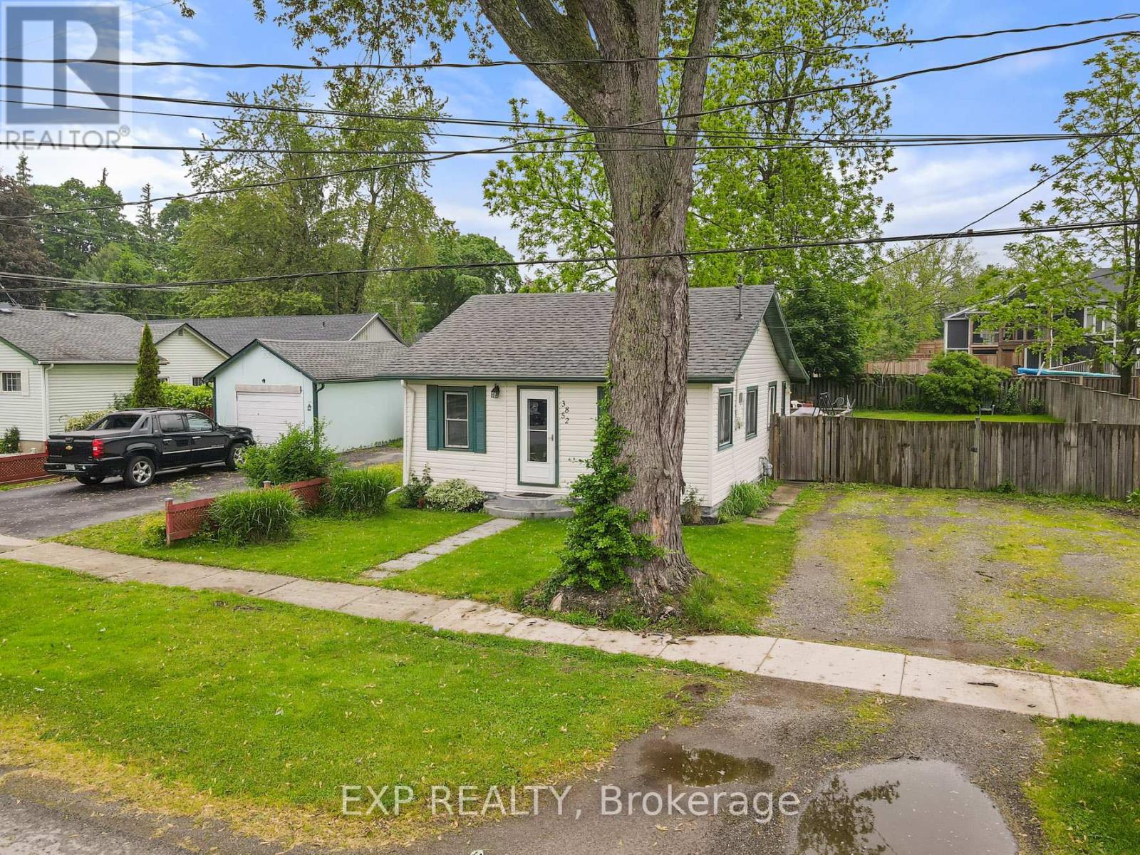 Property at 3852 BRUNSWICK AVENUE image 4