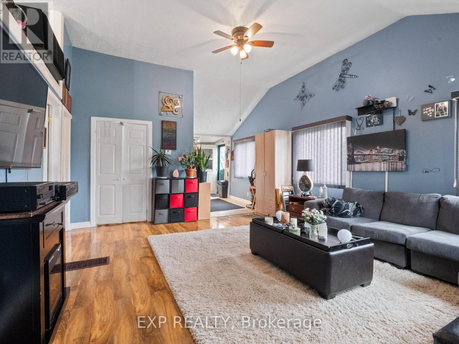 Property at 3852 BRUNSWICK AVENUE image 5