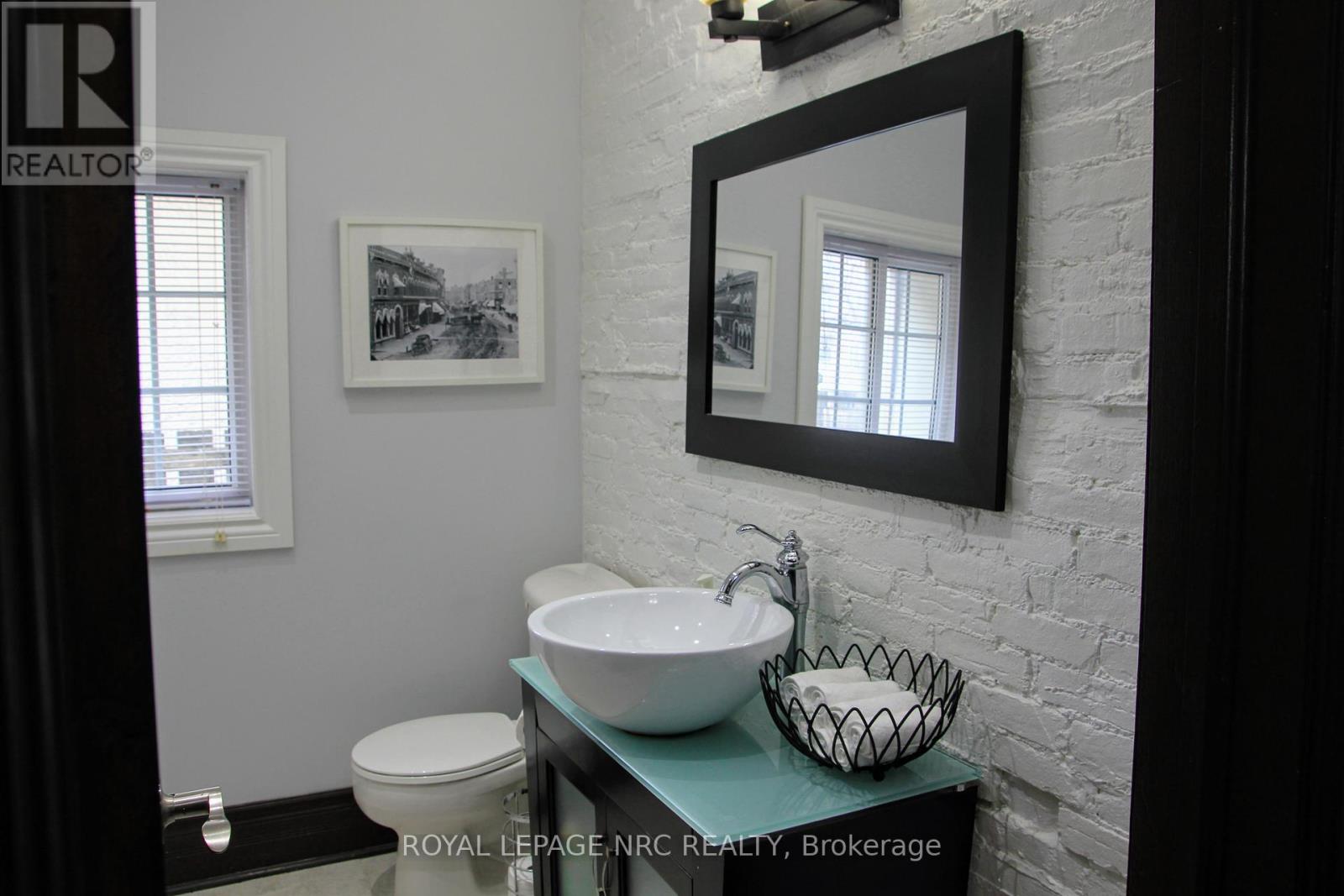 19 Court Street, St. Catharines, Ontario  L2R 4R5 - Photo 13 - X12275561