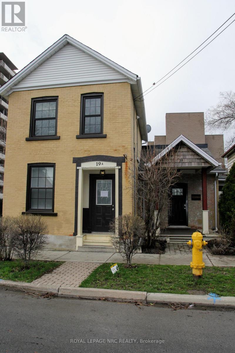 19 Court Street, St. Catharines, Ontario  L2R 4R5 - Photo 3 - X12275561