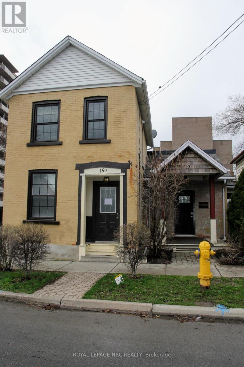 19 Court Street, St. Catharines, Ontario  L2R 4R5 - Photo 3 - X12275563