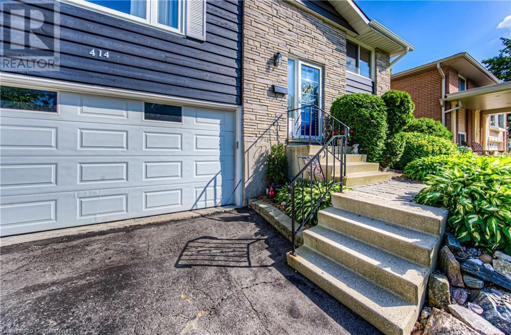 Property at 414 LAKEVIEW Drive image 4