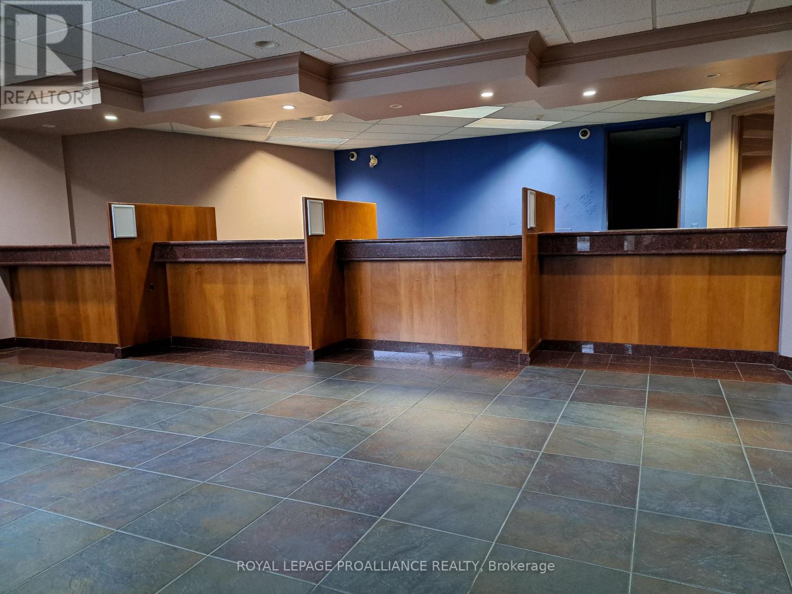 1 - 2495 Parkedale Avenue, Brockville, Ontario  K6V 3H2 - Photo 3 - X12275507