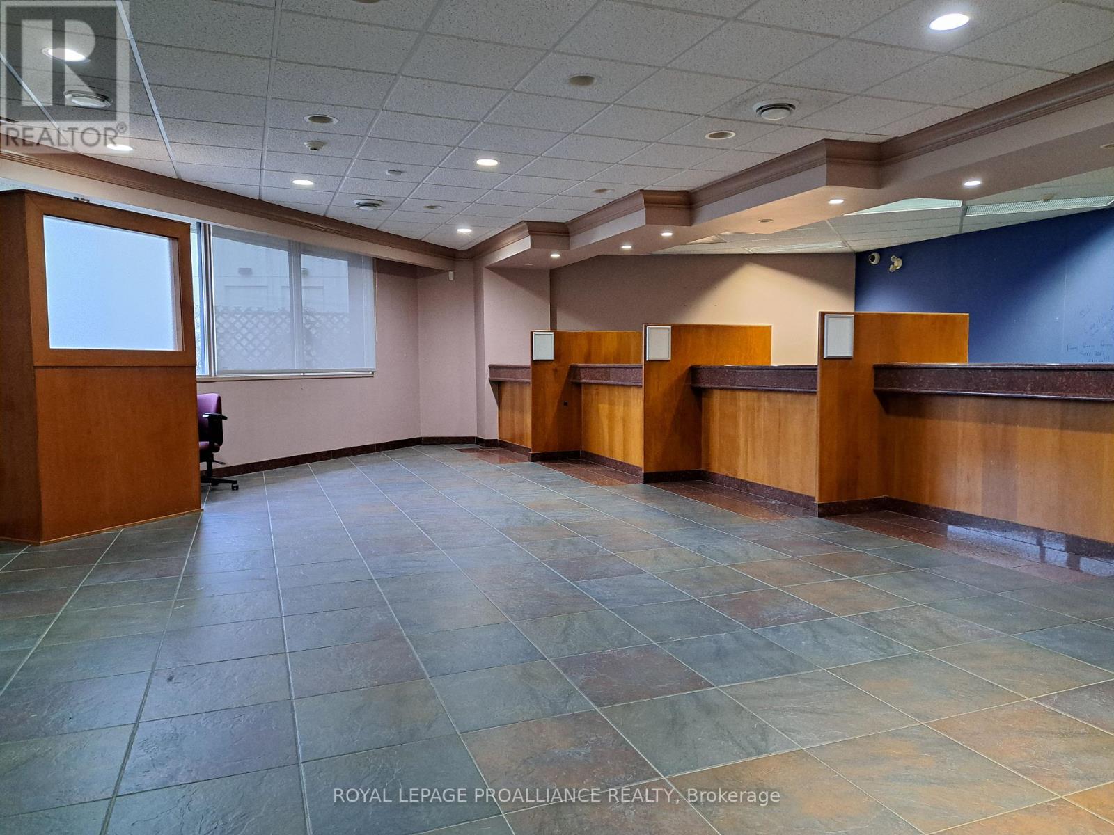 1 - 2495 Parkedale Avenue, Brockville, Ontario  K6V 3H2 - Photo 4 - X12275507