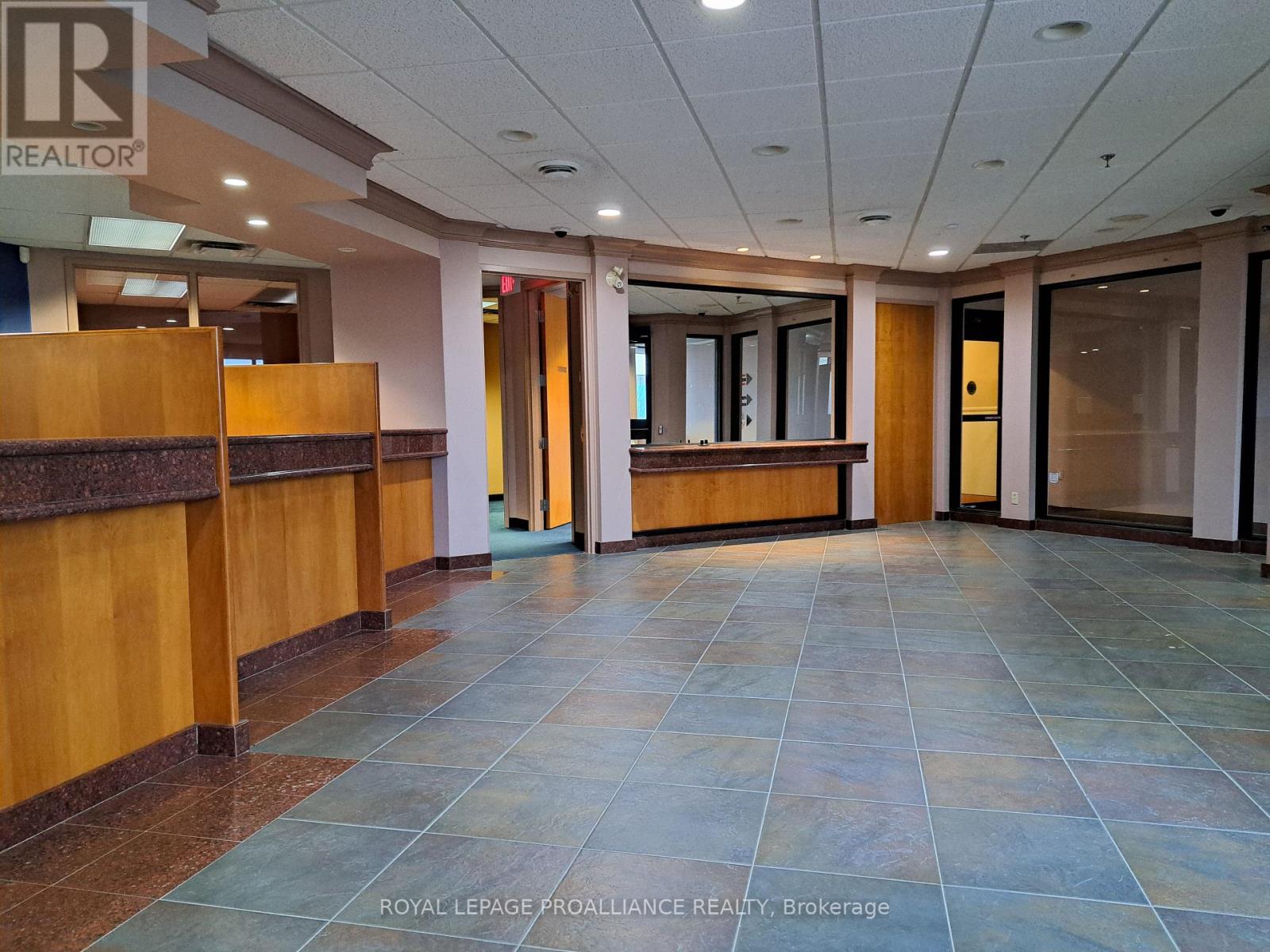 1 - 2495 Parkedale Avenue, Brockville, Ontario  K6V 3H2 - Photo 5 - X12275507