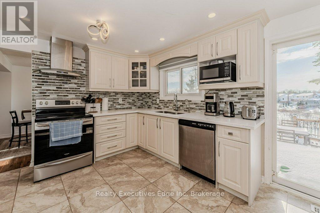 23 Sagewood Place, Guelph, Ontario  N1G 3M8 - Photo 13 - X12275412