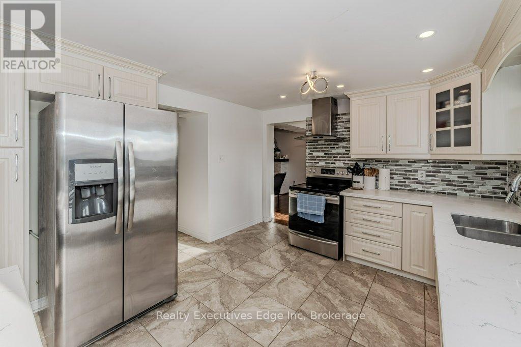 23 Sagewood Place, Guelph, Ontario  N1G 3M8 - Photo 14 - X12275412