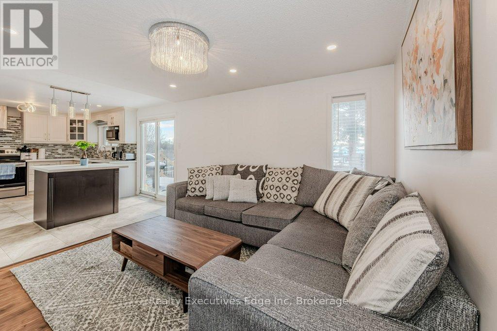 23 Sagewood Place, Guelph, Ontario  N1G 3M8 - Photo 18 - X12275412