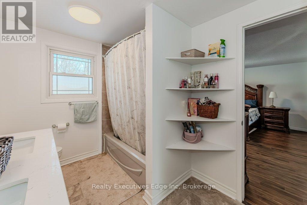23 Sagewood Place, Guelph, Ontario  N1G 3M8 - Photo 30 - X12275412