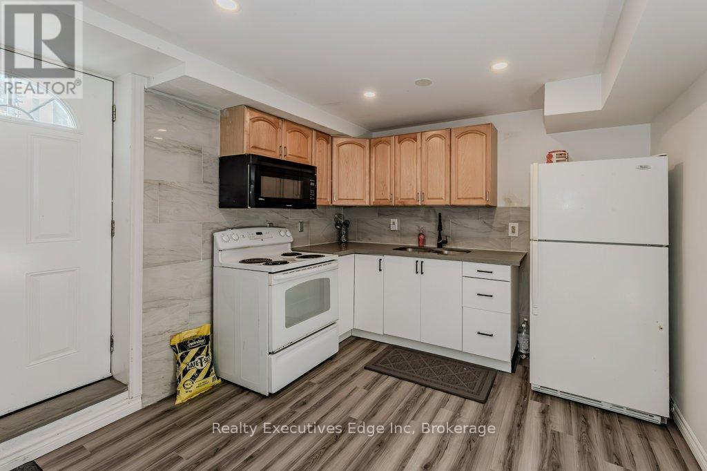 23 Sagewood Place, Guelph, Ontario  N1G 3M8 - Photo 32 - X12275412