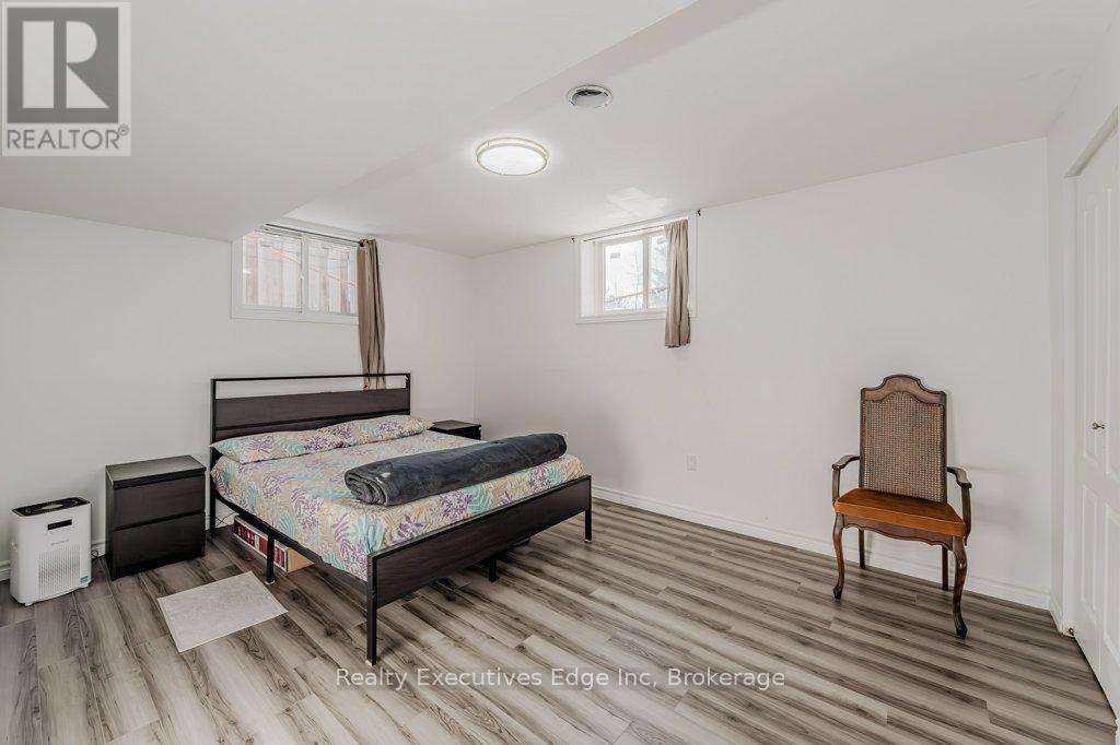 23 Sagewood Place, Guelph, Ontario  N1G 3M8 - Photo 39 - X12275412