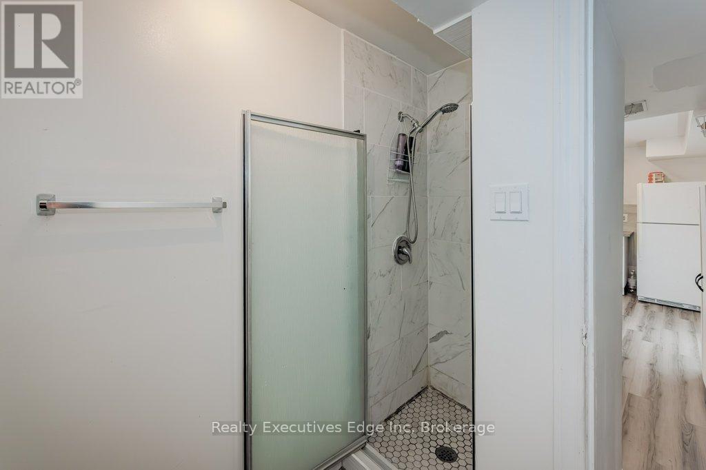 23 Sagewood Place, Guelph, Ontario  N1G 3M8 - Photo 42 - X12275412