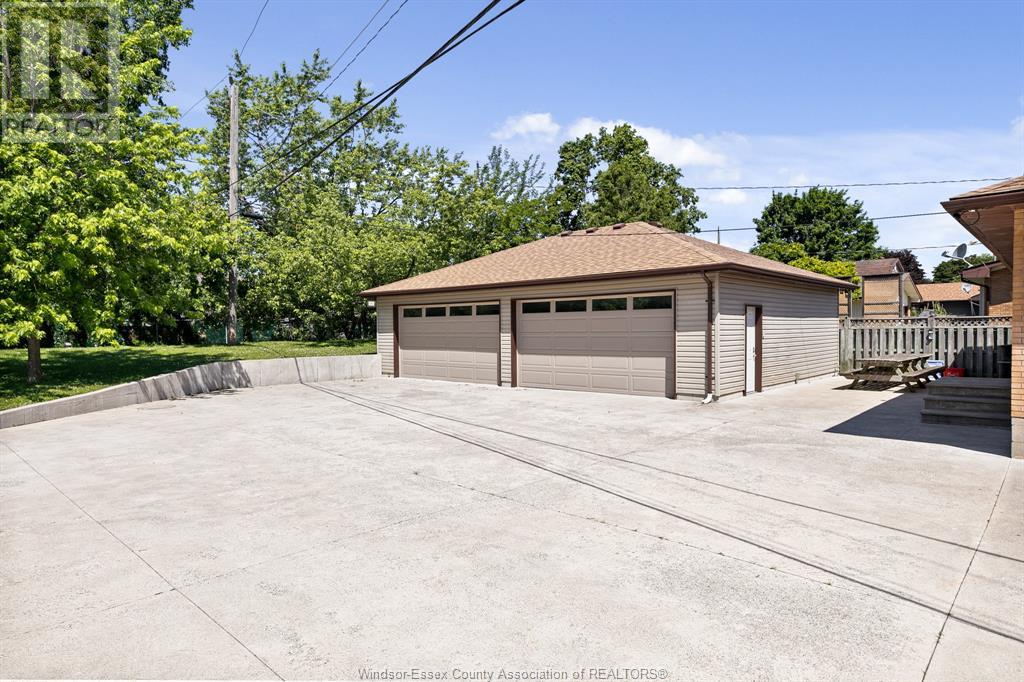 Property at 493 BERTHA image 3