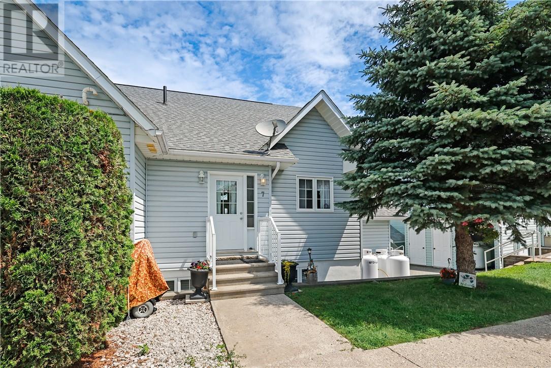 7 Mcbane Lane Unit# 2, Little Current, Ontario  P0P 1K0 - Photo 4 - 2123465