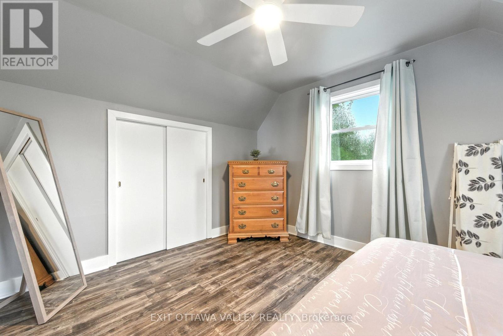 49 Glendale Avenue, Deep River, Ontario  K0J 1P0 - Photo 18 - X12275571